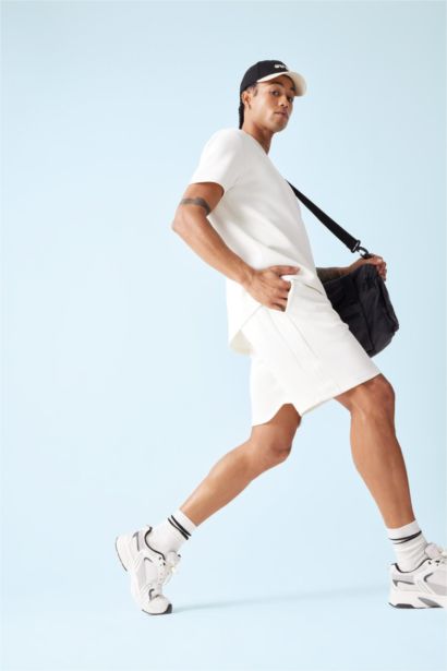 شورت رياضي قصير قصة عادية مطبوع من DeFactoFit