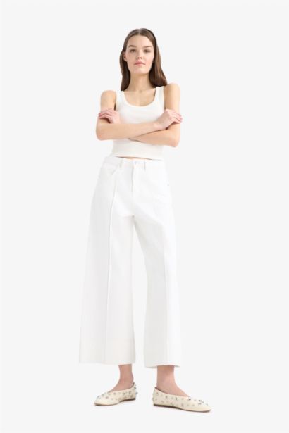 Jean blanc court taille haute à jambes larges