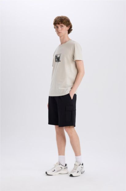 Regular Fit Tied Waist Cargo Shorts