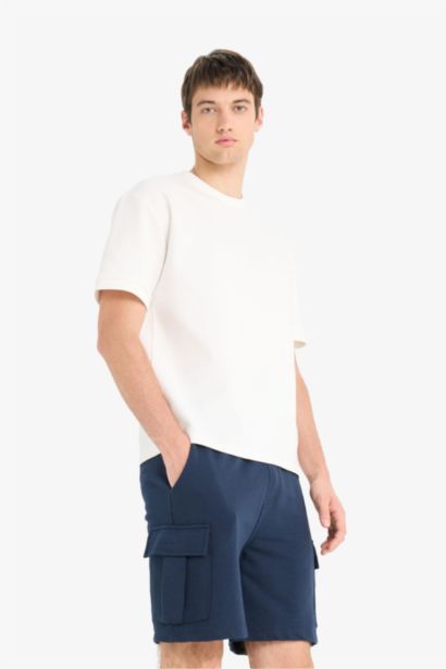 Regular Fit Tied Waist Cargo Shorts