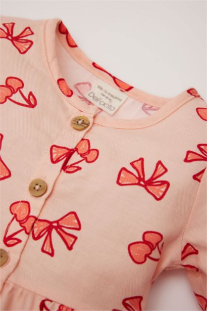 فستان فلورال من التويل بياقة مستديرة