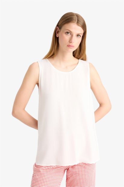 Fall in Love Round Neck White Beach Top