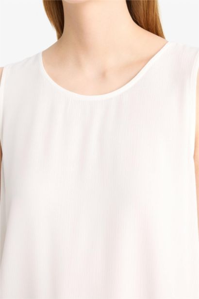 Fall in Love Round Neck White Beach Top