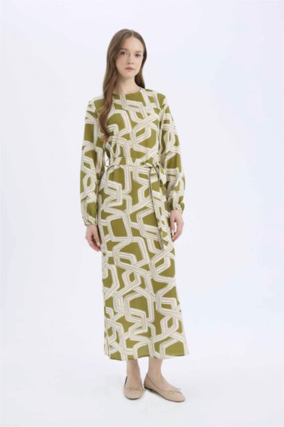 فستان طويل مطبوع قصة عادية بياخة مستديرة بحزام