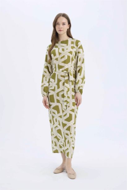 فستان طويل مطبوع قصة عادية بياخة مستديرة بحزام