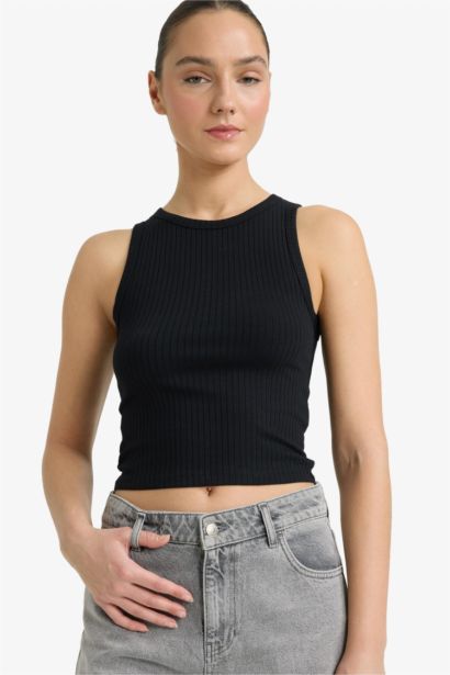 Slim Fit Camisole Crew Neck Tank Top