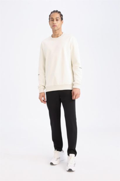 Standard Fit Sweatshirt