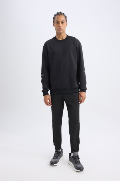 Standard Fit Sweatshirt