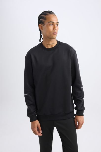 Standard Fit Sweatshirt