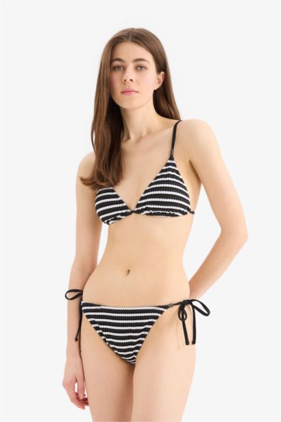 Çizgili Tül Bağcıklı Bikini Altı