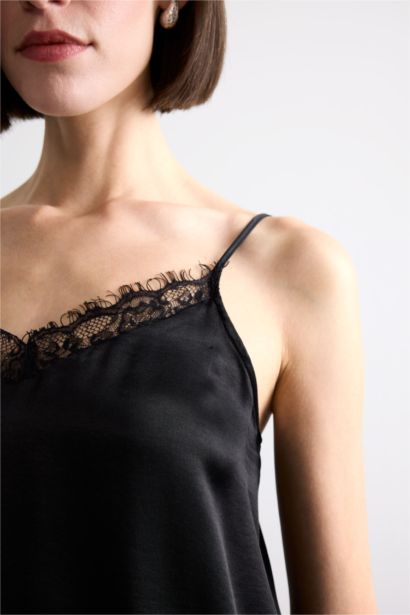 Basıc V Yaka Saten Askılı Bluz