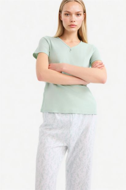 سيت بجامة قصة عادية نص ردن من Fall in Love - قطعتين