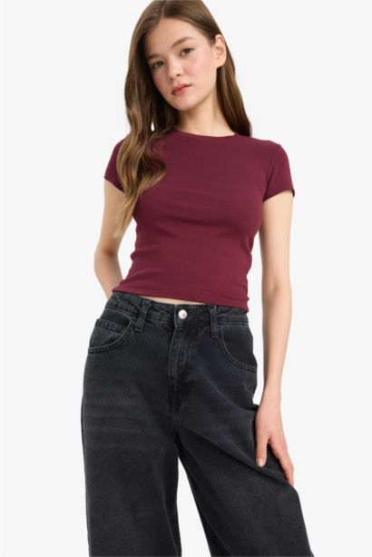 Fitted Ribbed Short Sleeve T-Shirt