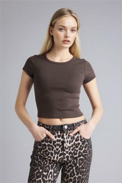 Fitted Bisiklet Yaka Ribana Kısa Kollu Tişört