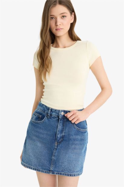 تيشيرت بيزك سادة مخصر مضلع سليم فيت