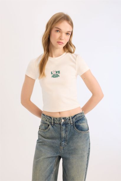 Slim Fit Embroidered Ribana Short Sleeve T-Shirt