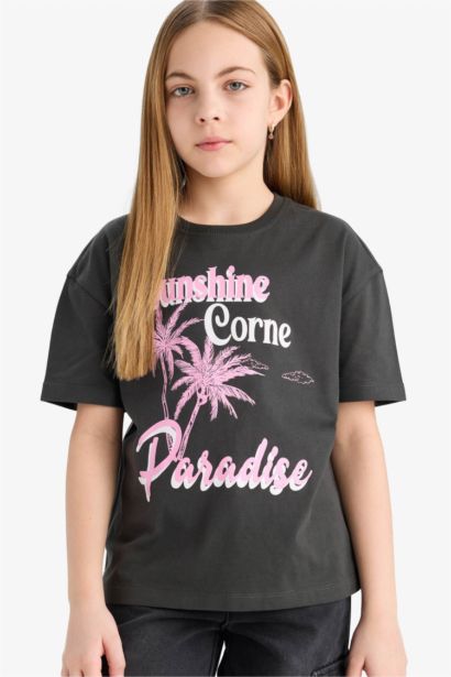 تيشيرت بناتي نص ردن بطبعة شعار قصة مريحة