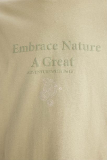 تيشيرت نص كم قصة عادية برقبة مستديرة