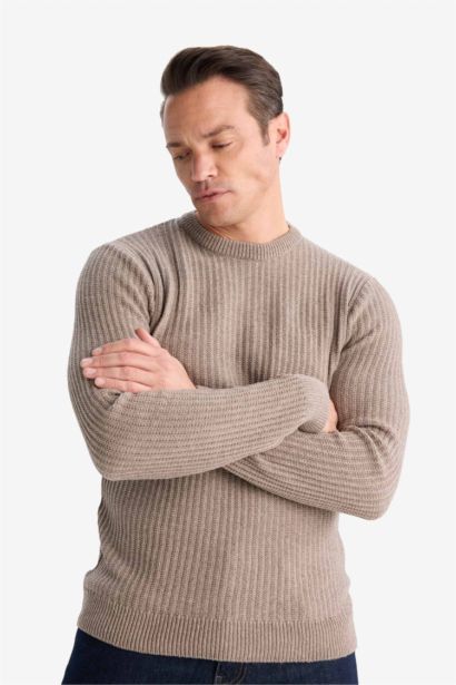 Standart Fit Bisiklet Yaka Basic Dokulu Triko Kazak