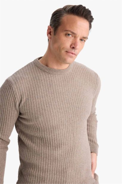 Standart Fit Bisiklet Yaka Basic Dokulu Triko Kazak