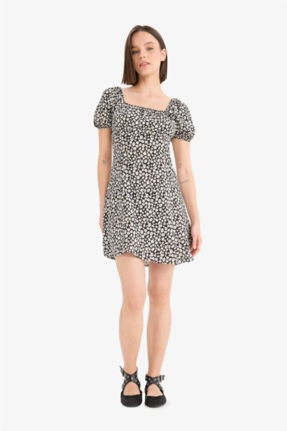 Mini Robe fleurie à col carré en viscose