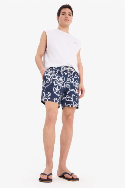 Short de bain court imprimé avec doublure en filet