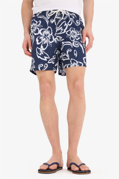 Short de bain court imprimé avec doublure en filet