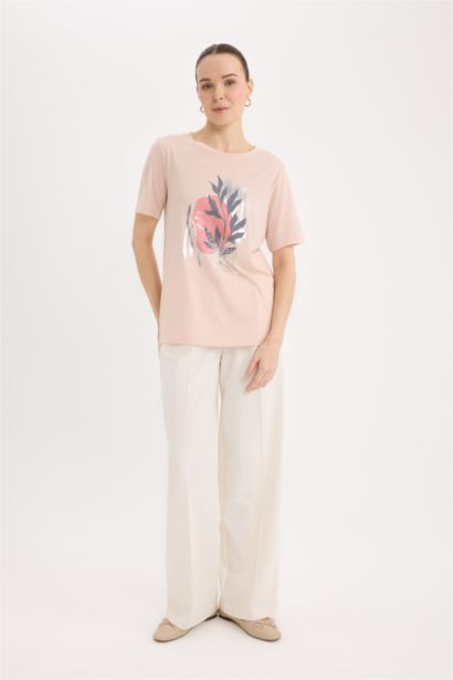 تيشيرت نص كم مطبوع  قصة عادية برقبة مستديرة