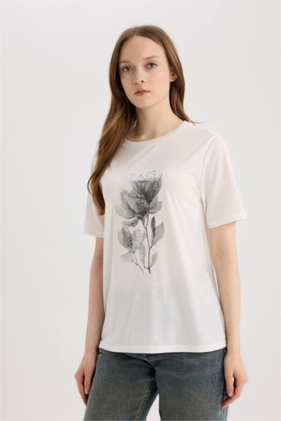 تيشيرت نص كم مطبوع قصة عادية بياقة مستديرة