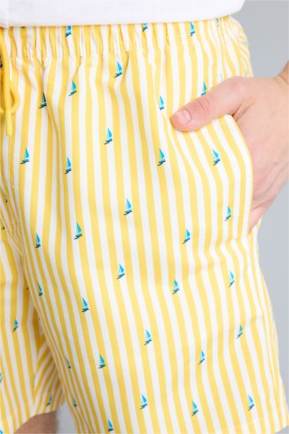 Çizgili File Astarlı Kısa Boy Deniz Şortu