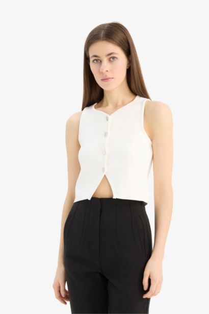 Regular Fit Crew Neck White Knitted Vest