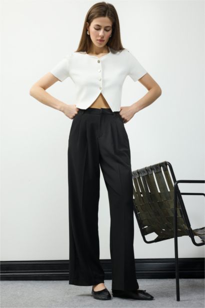 Regular Fit Bisiklet Yaka Düğmeli Kısa Kollu Triko Hırka