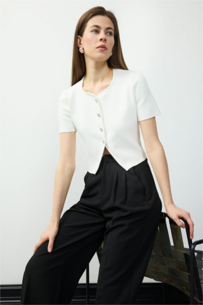 Regular Fit Bisiklet Yaka Düğmeli Kısa Kollu Triko Hırka