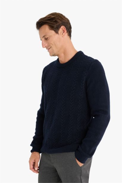 بلوفر تريكو قصة عادية برقبة مستديرة