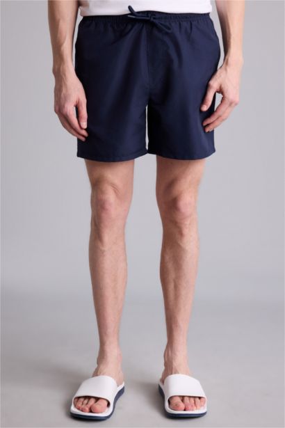 شورت سباحة قصير