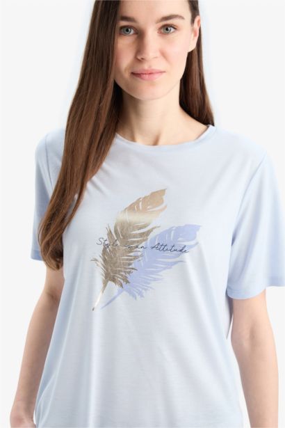 تيشيرت نص ردن مطرز بياخة مستديرة