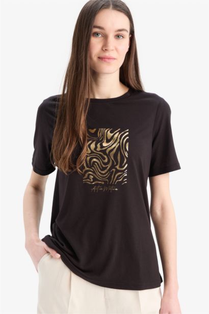 تي شيرت نص كم قصة عادية بياقة مستديرة