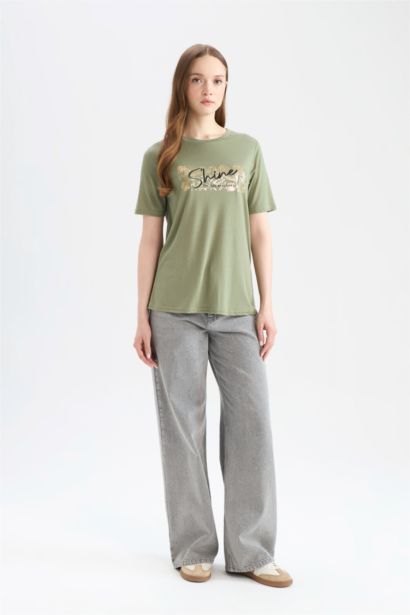 Traditional Regular Fit Crew Neck Short Sleeve T-Shirt