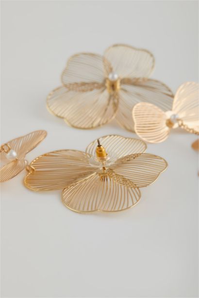 Woman Flower Motif Matte Gold Earrings
