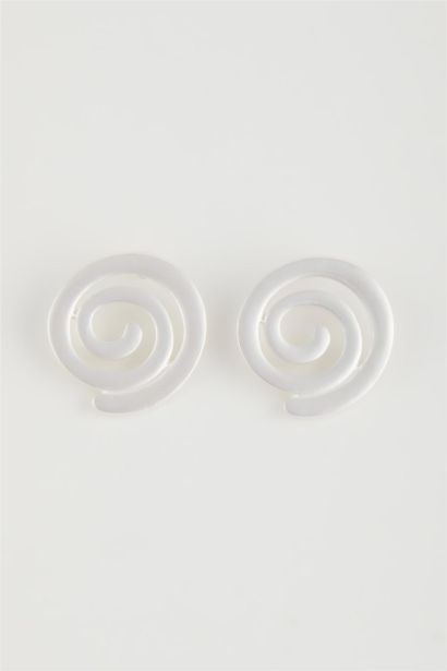 Kadın Spiral Motifli Mat Silver Küpe