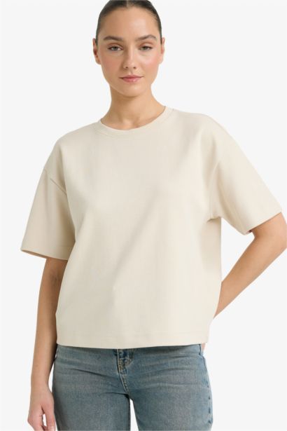 Базовая футболка Oversize с круглым вырезом и коротким рукавом