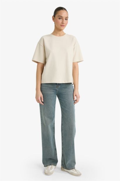 Базовая футболка Oversize с круглым вырезом и коротким рукавом