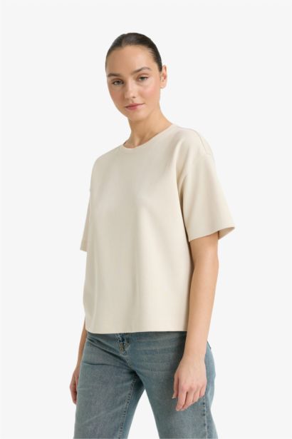 Базовая футболка Oversize с круглым вырезом и коротким рукавом