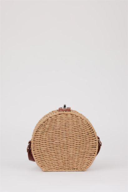 حقيبة كتف نسائية من القش