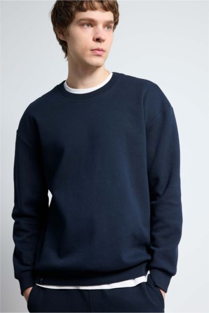 Boxy Fit Long Sleeve Sweatshirt
