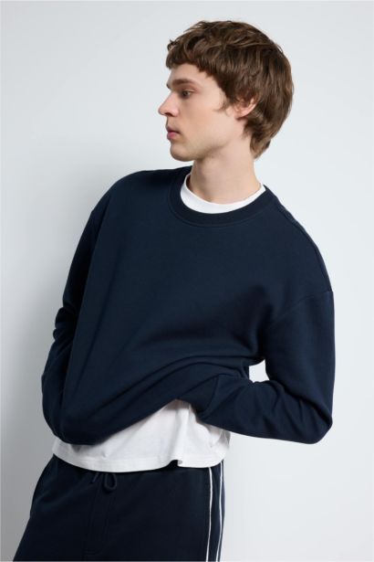 Boxy Fit Long Sleeve Sweatshirt