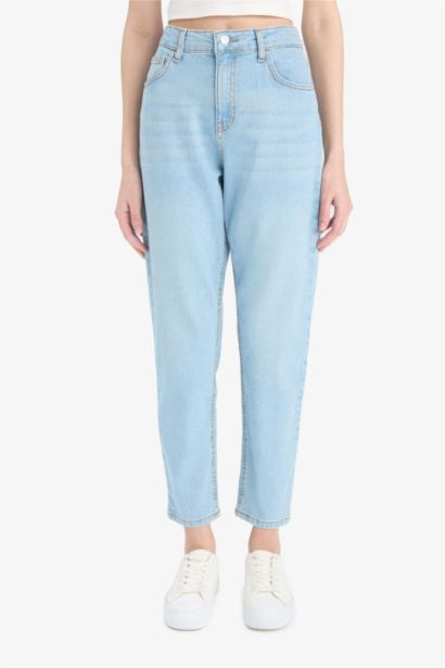 بنطلون جينز قصير كومفرت موم فيت بخصر عالي