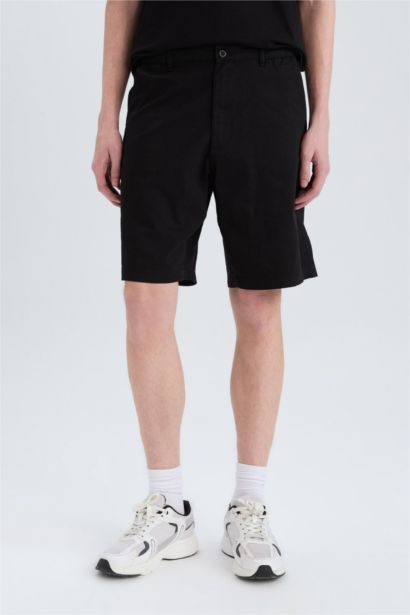 شورت برمودا من قطن قصة عادية