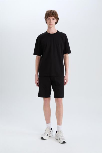 شورت برمودا من قطن قصة عادية