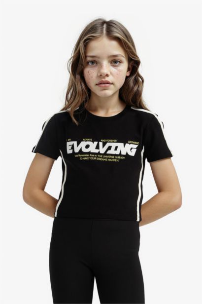 تيشيرت نص ردن مضلع بطبعة شعار سليم فيت بياخة مستديرة